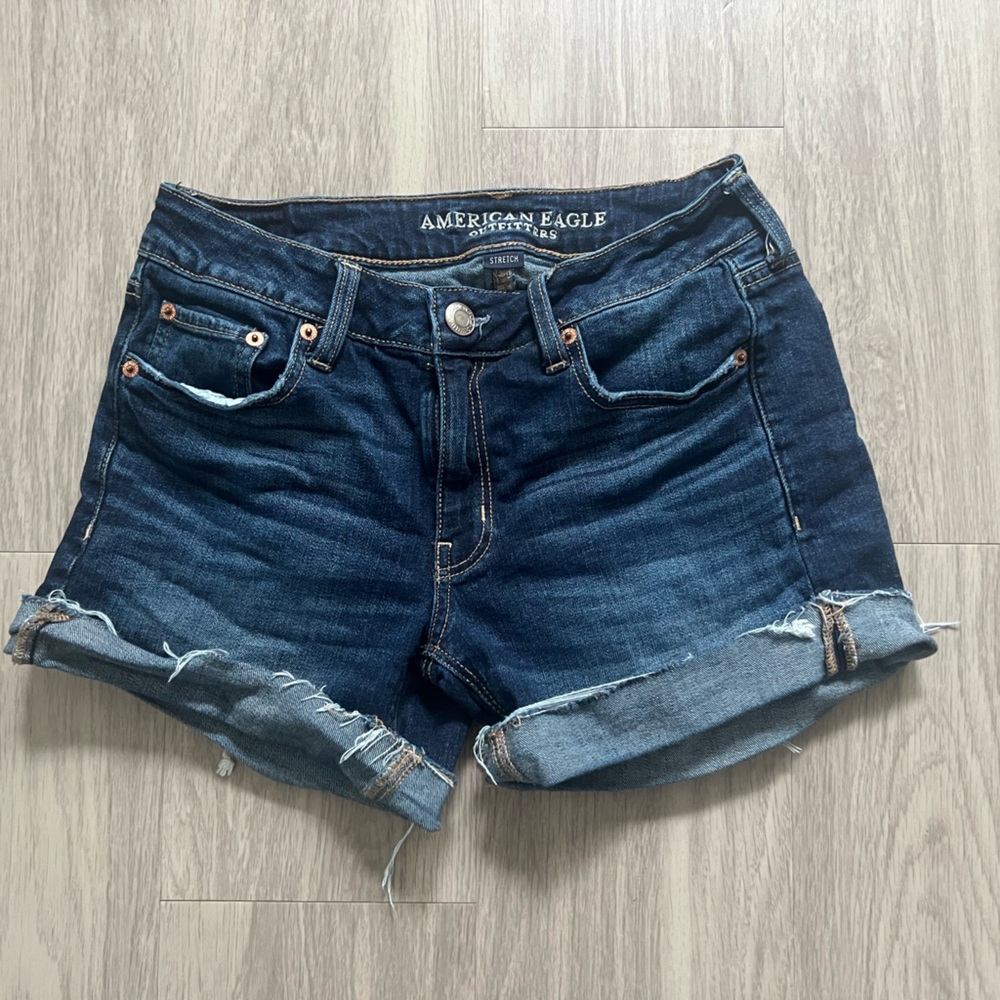 American Eagle Tomgirl Midi Jean Shorts Women’s Size 2 Distressed Cuffed Stretch